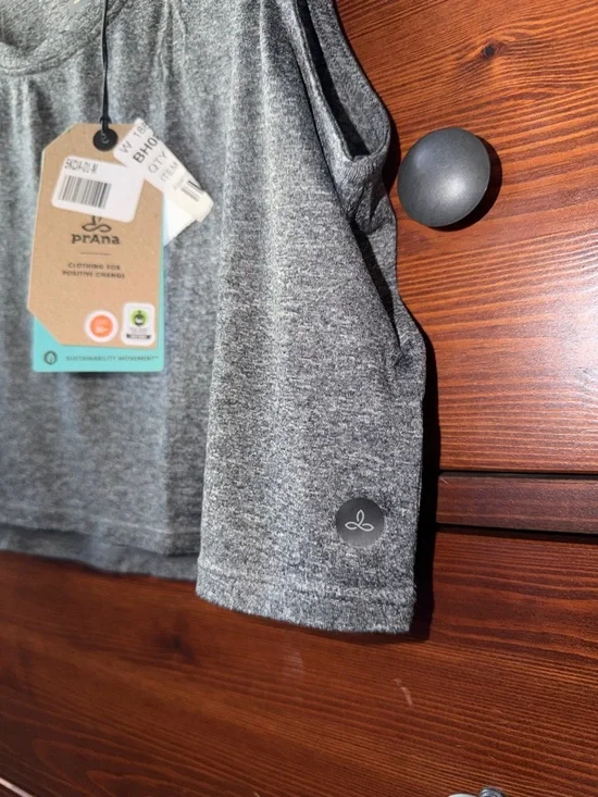 NWT prAna Alpenglow Crop Tank - Charcoal Heather - Picture 3 of 5